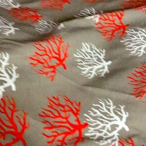 Colorful fabric resistant to water